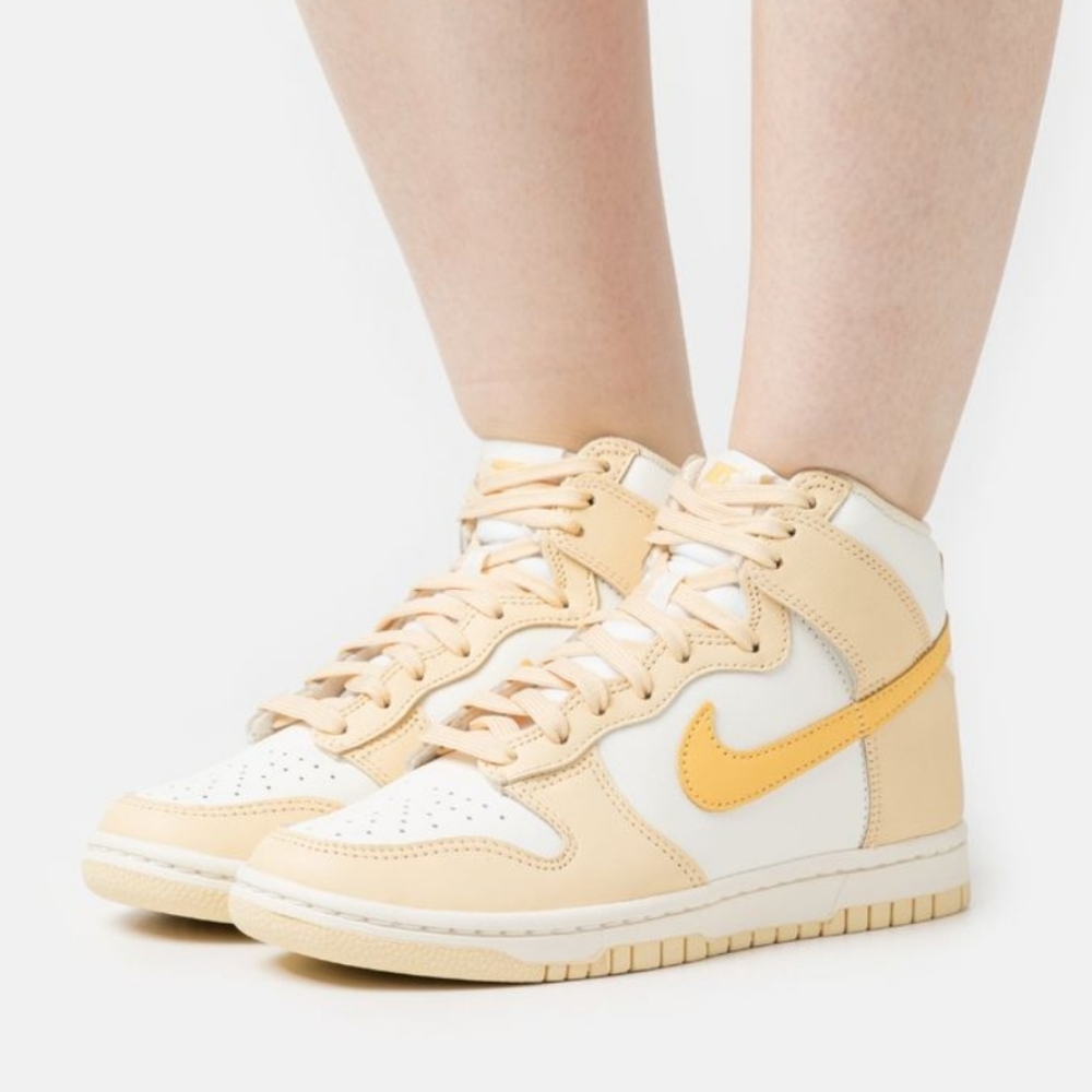 Nike "Pale Vanilla" high top dunks women's sz 11.5